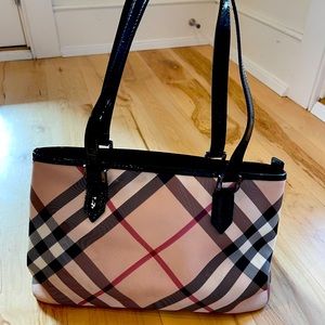 Burberry purse